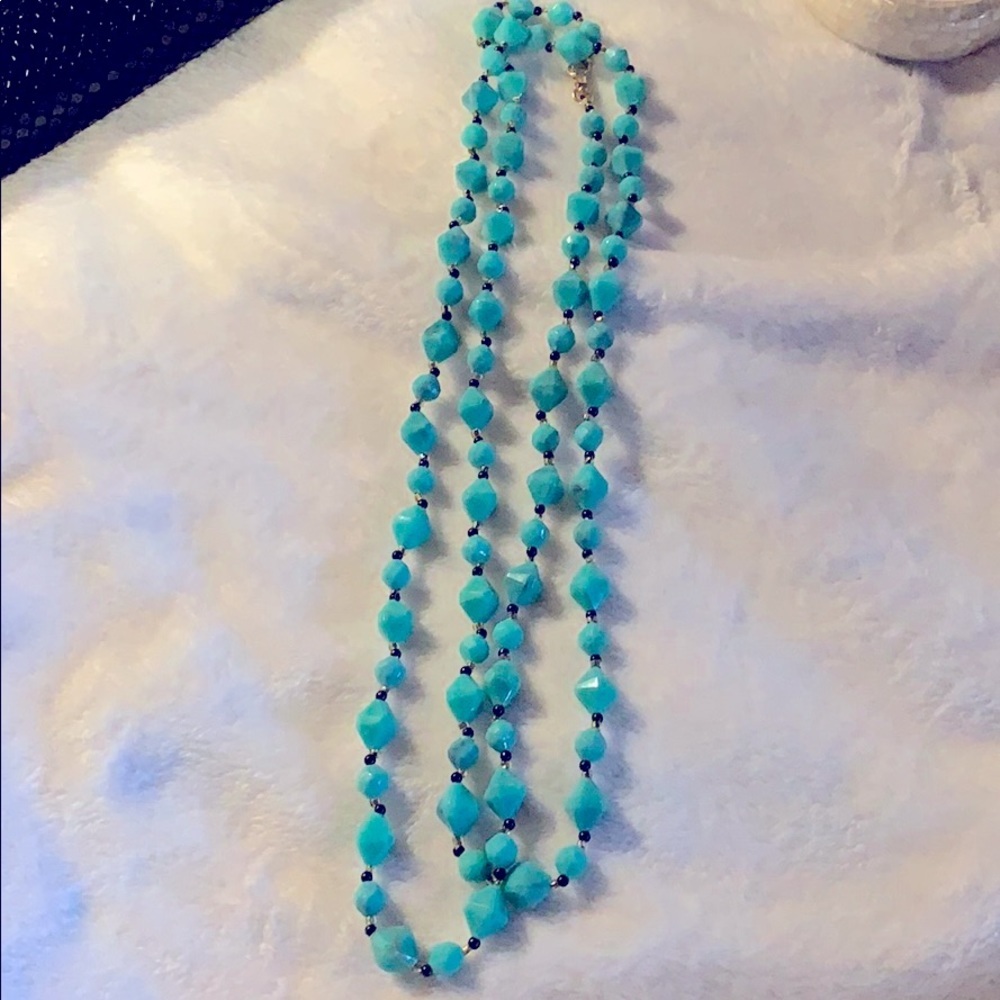 Vintage String Of Seafoam & Black Beads Gold Clasp